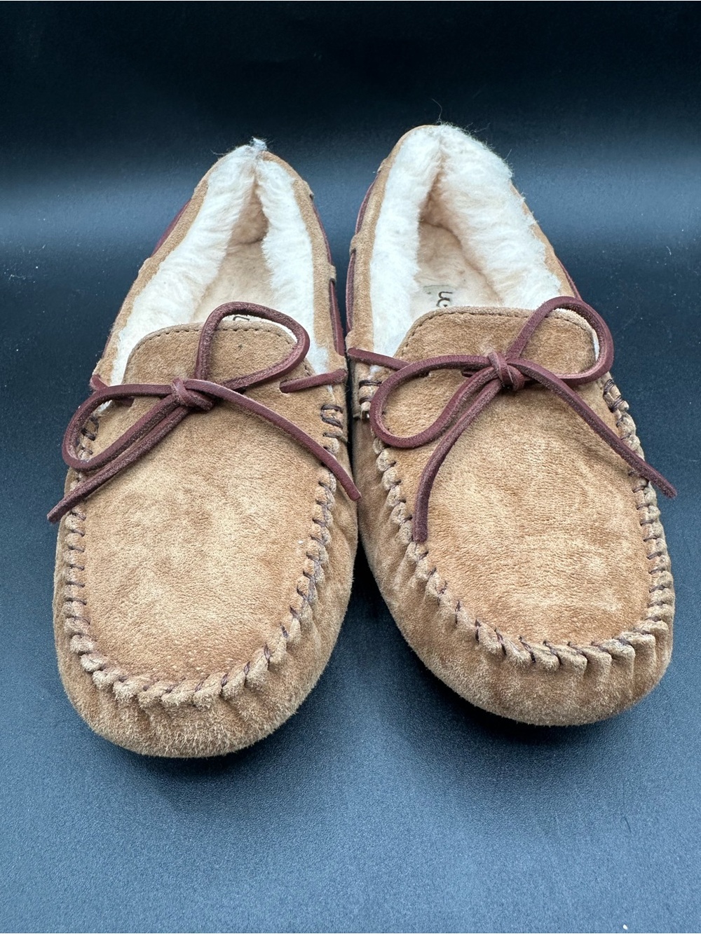 UGG Dakota Chestnut Suede Fur Slippers Womens Size 8 Moccasins - Picture 2 of 7